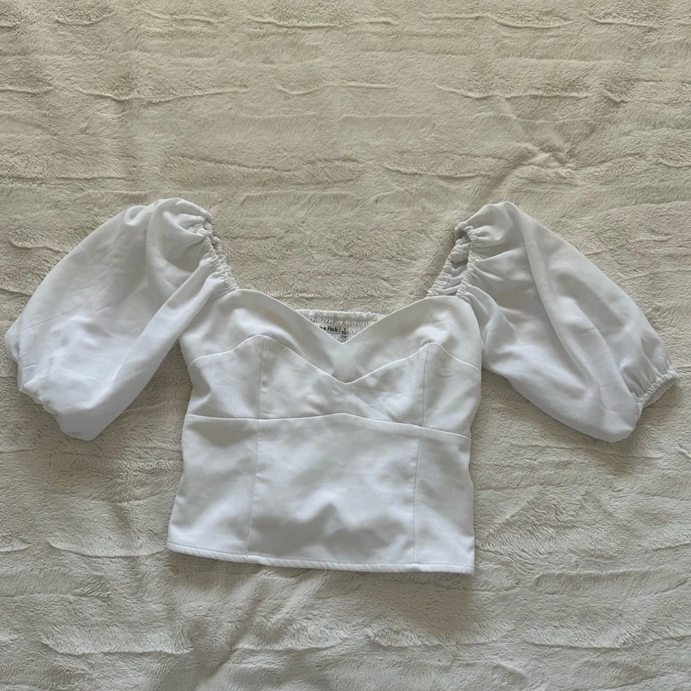 Abercrombie & Fitch White Puffy Sleeve Top - Picture 1 of 3